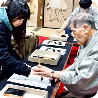 浜街道に佇む本願寺尾崎別院で「書道」×「和食」体験